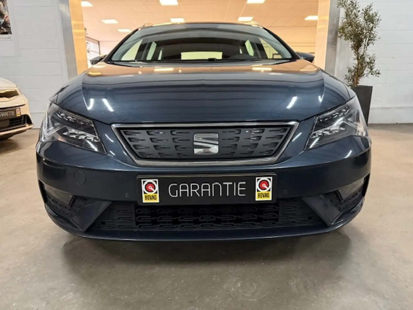 SEAT Leon ST 1.0 EcoTSI Style Grau - 2
