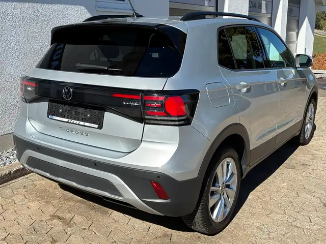 Volkswagen T-Cross view 6