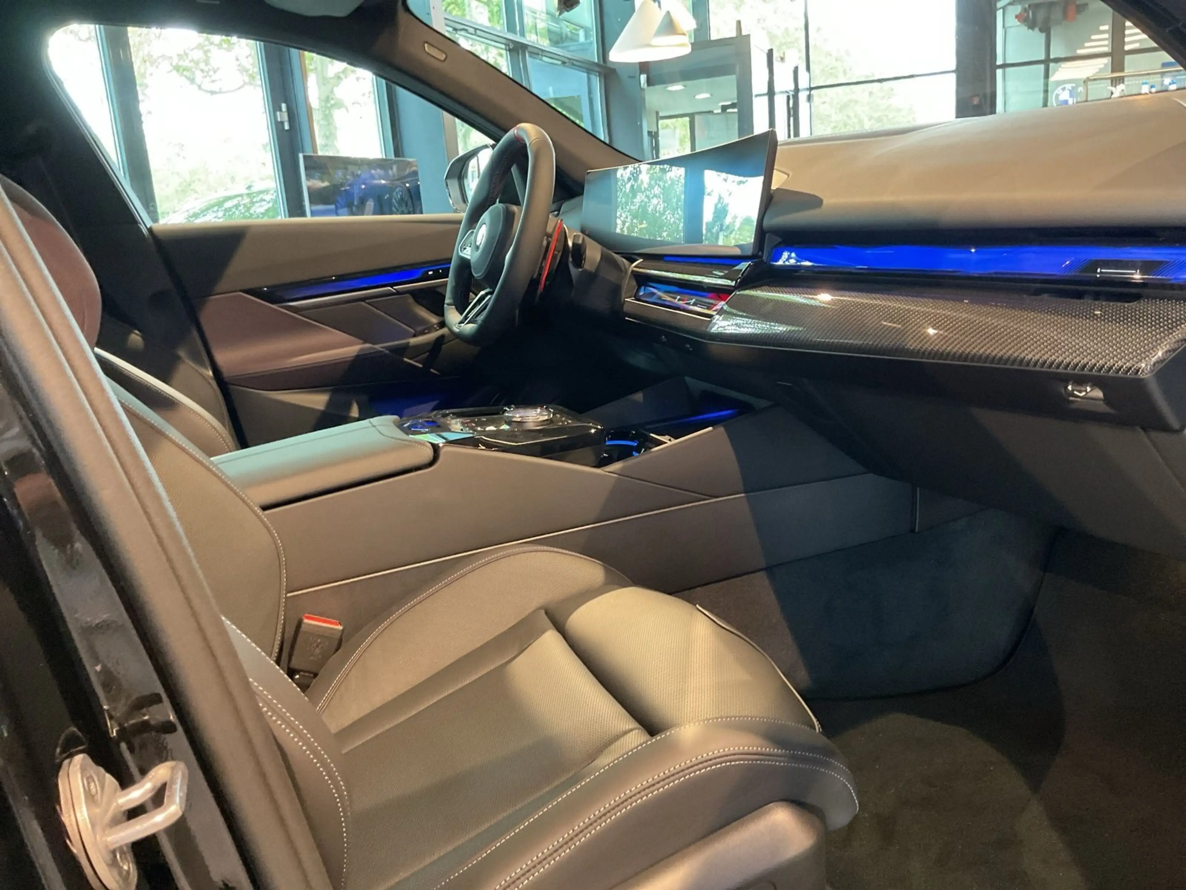 BMW M5 Touring UPE: 159.030 € — photo 11