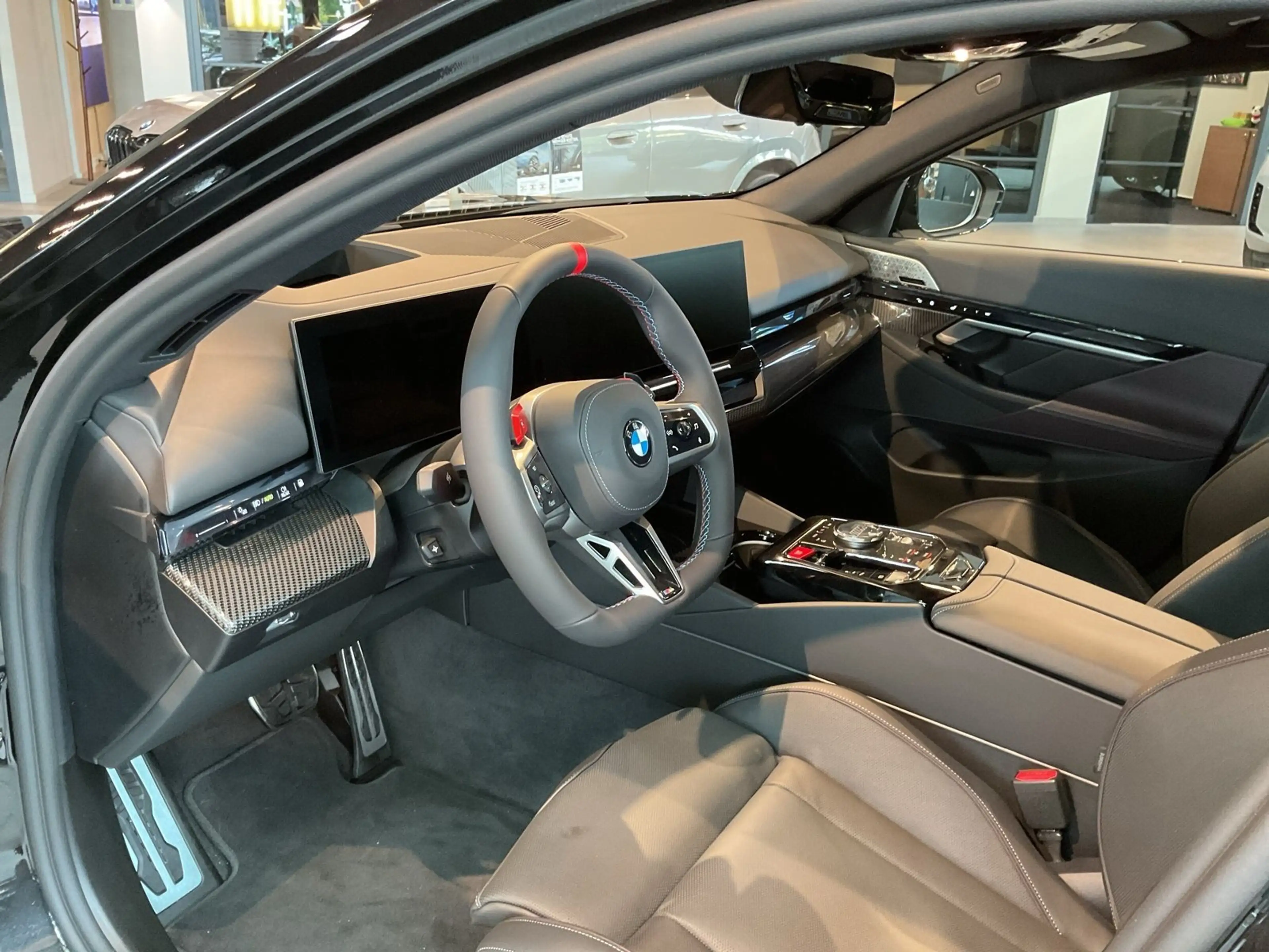 BMW M5 Touring UPE: 159.030 € — photo 8
