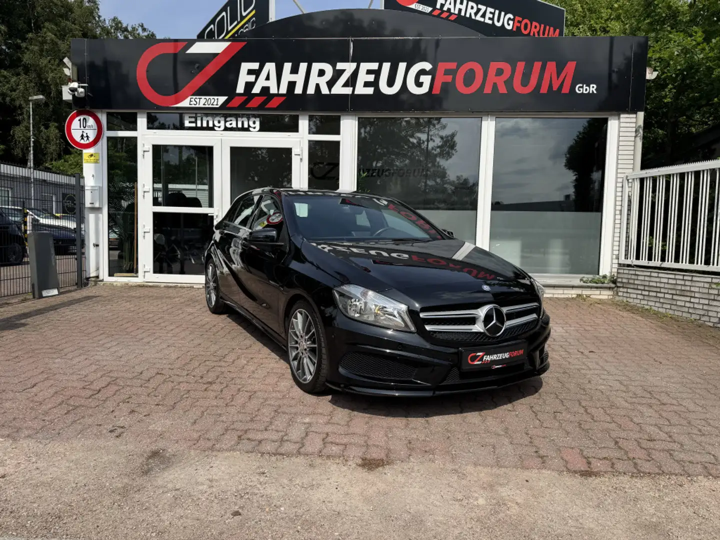Mercedes-Benz A 180 AMG Paket*Navi*Fahrdynamik-Paket*Leder Negro - 2