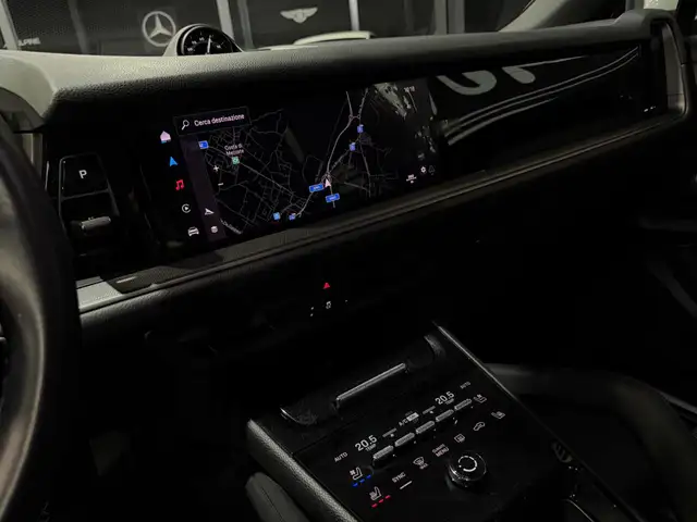 Porsche Cayenne view 14