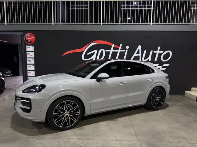 Porsche Cayenne view 2