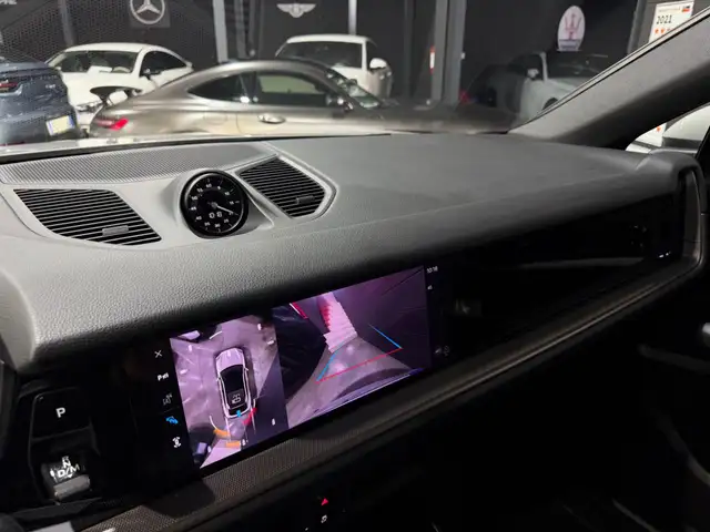 Porsche Cayenne view 15