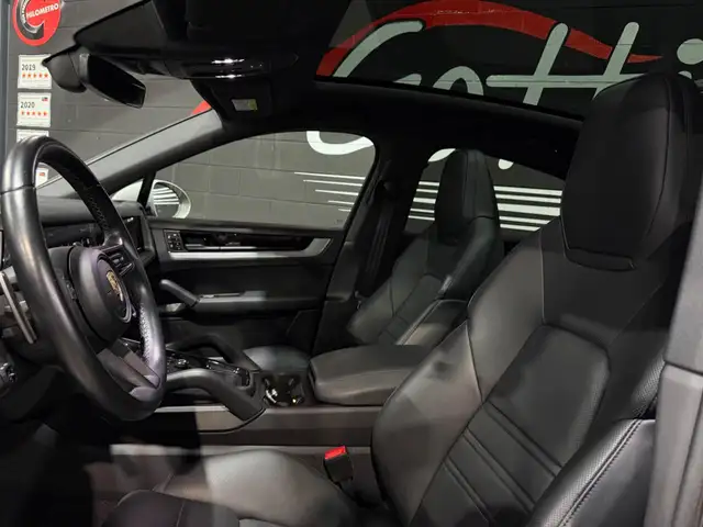 Porsche Cayenne view 12
