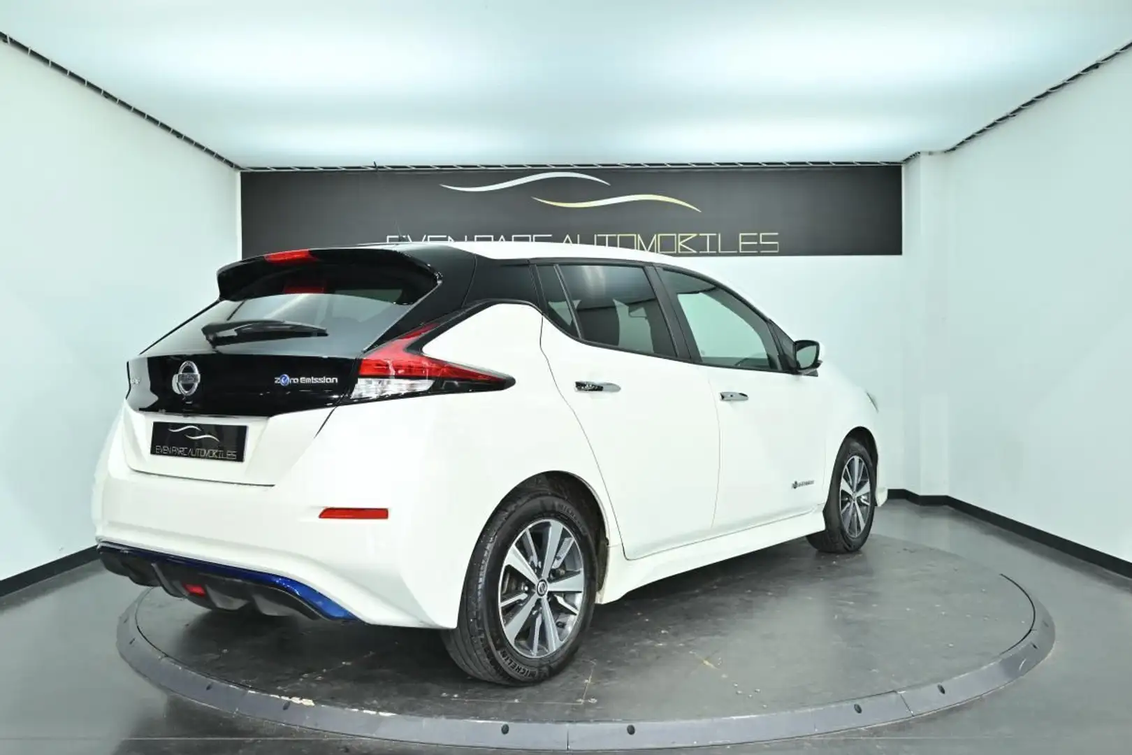Nissan Leaf Electrique 40kWh Business Blanc - 2