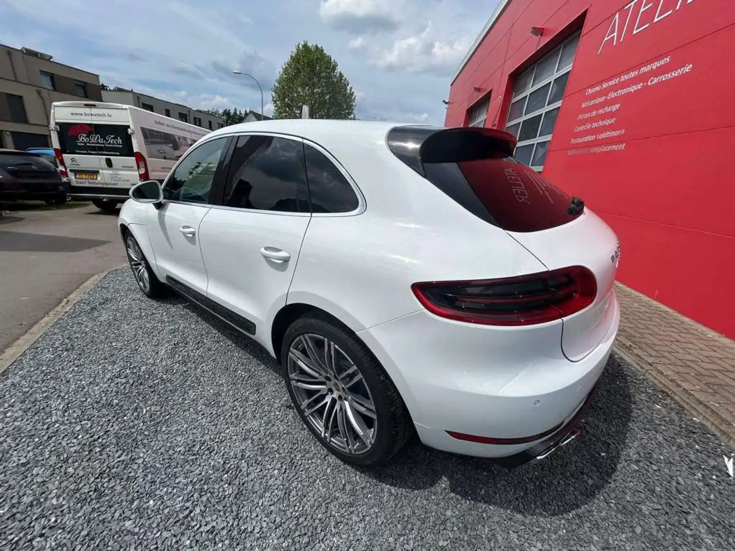 Porsche Macan TURBO Blanc - 2