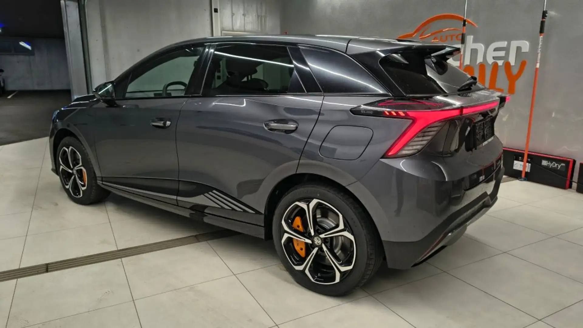 MG MG4 XPOWER 64kWh Schwarz - 2