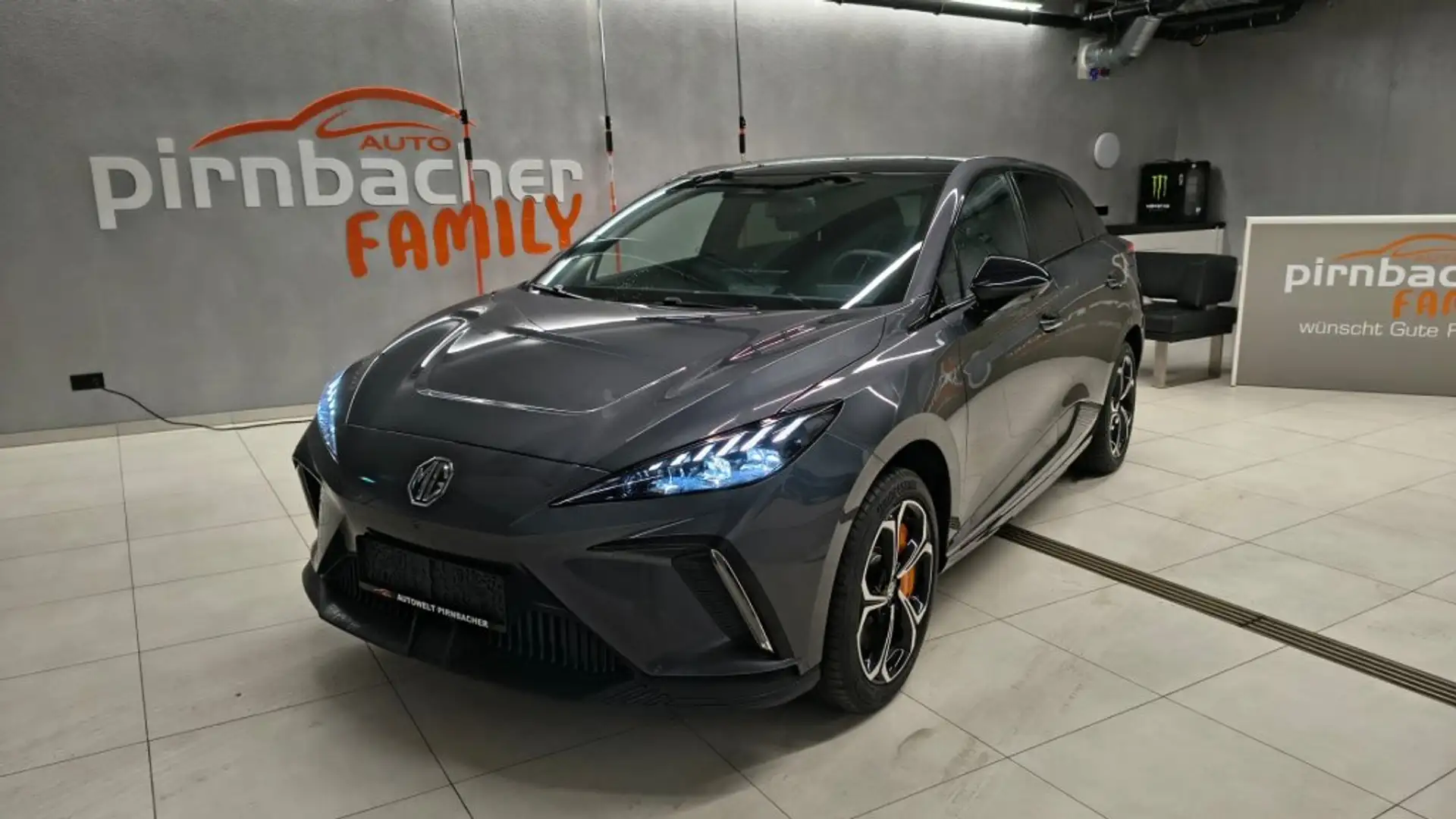 MG MG4 XPOWER 64kWh Schwarz - 1