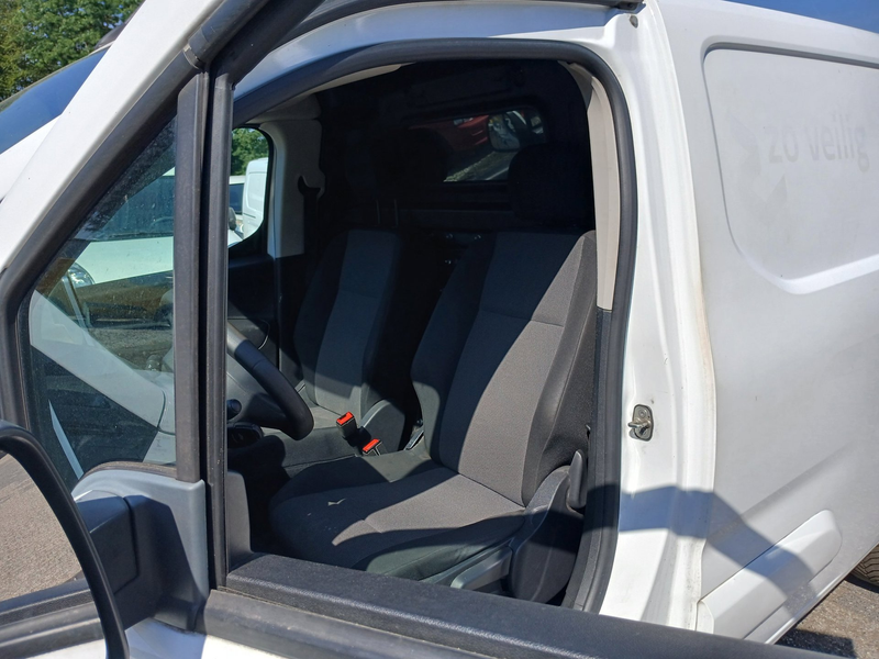 Peugeot Partner 1.6 BlueHDI Premium Long — photo 9