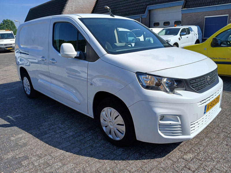 Peugeot Partner 1.6 BlueHDI Premium Long — photo 4