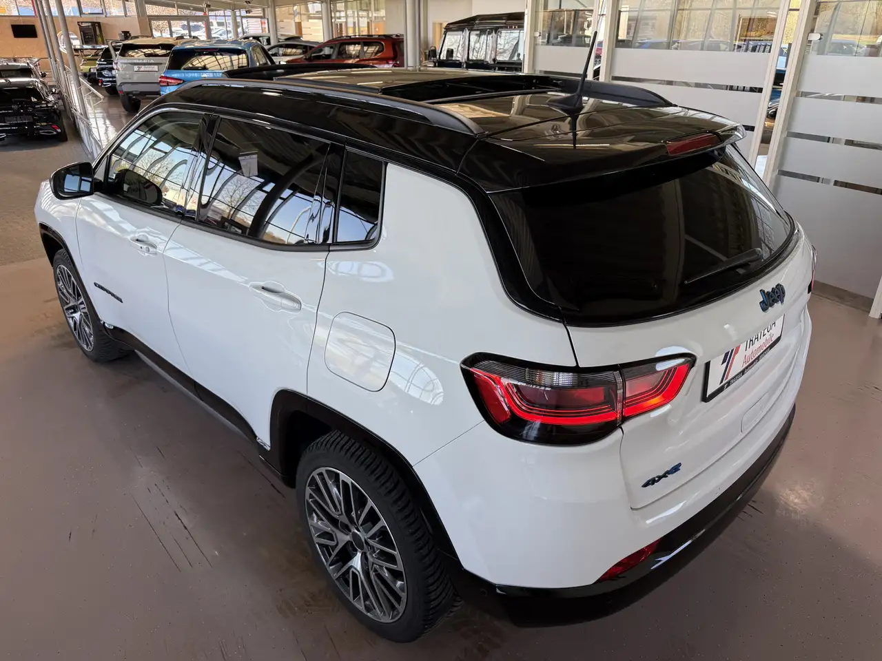 Jeep Compass Summit Plug-In Hybrid 4xe Pano 360° ACC 11