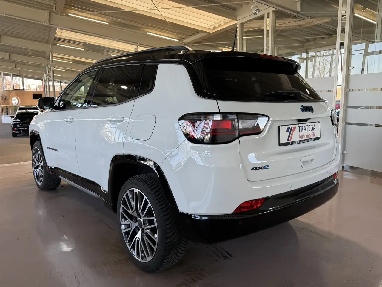 Jeep Compass Summit Plug-In Hybrid 4xe Pano 360° ACC 6