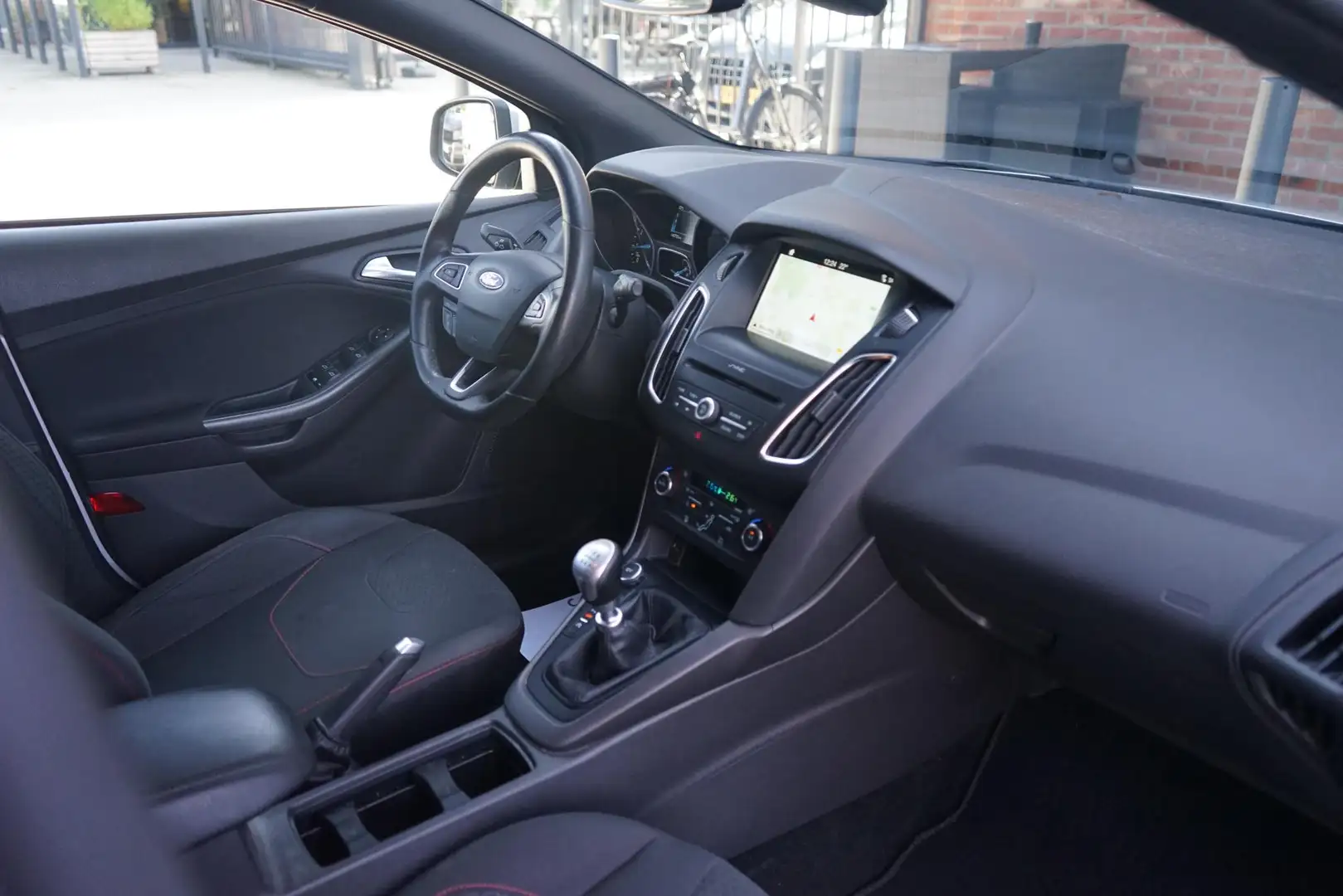 Ford Focus 1.0 ST-Line Cruise, Navi, Led, AppleCarplay, Trekh Gris - 2