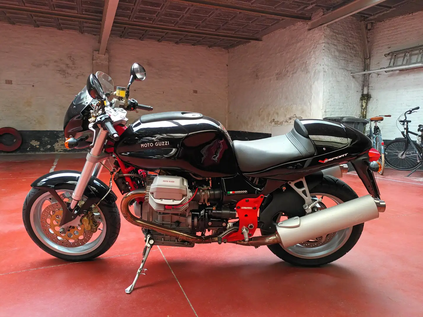 Moto Guzzi V 11 Zwart - 1