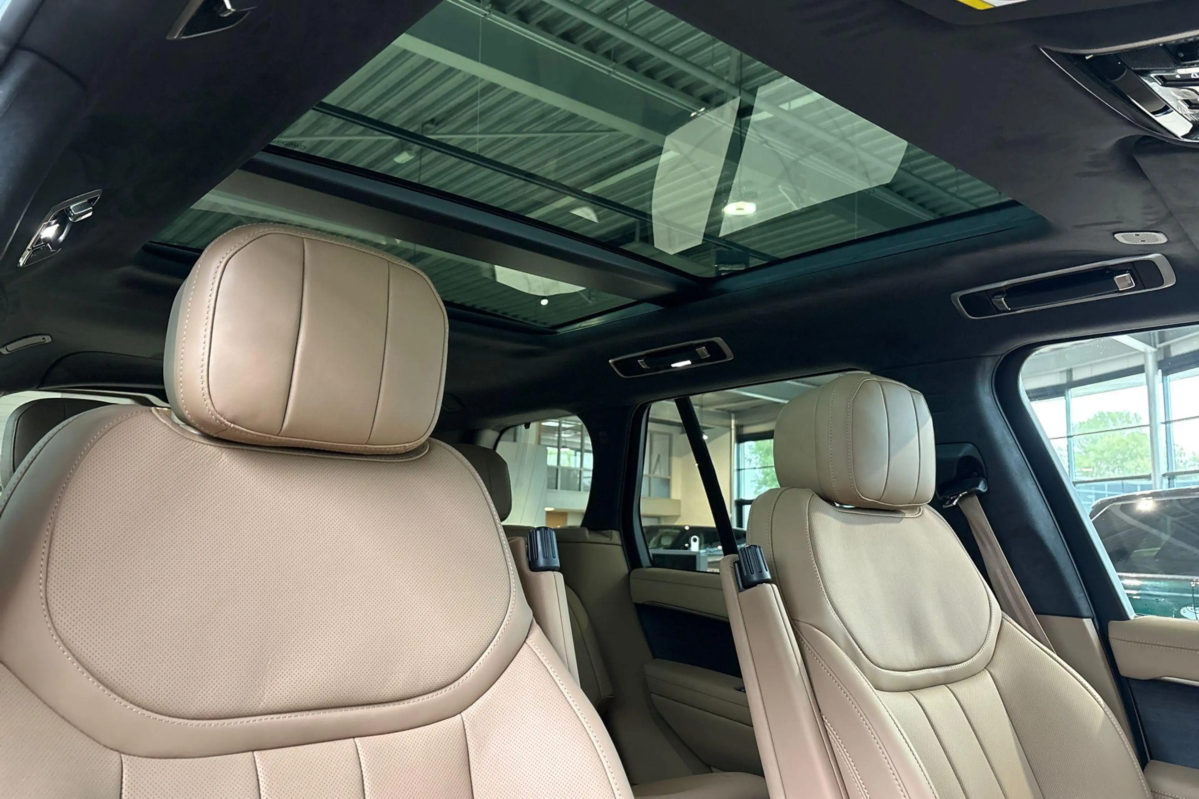 Land Rover Range Rover P460e Westminster Edition | PREMIUM PACK | TOW PAC — photo 13