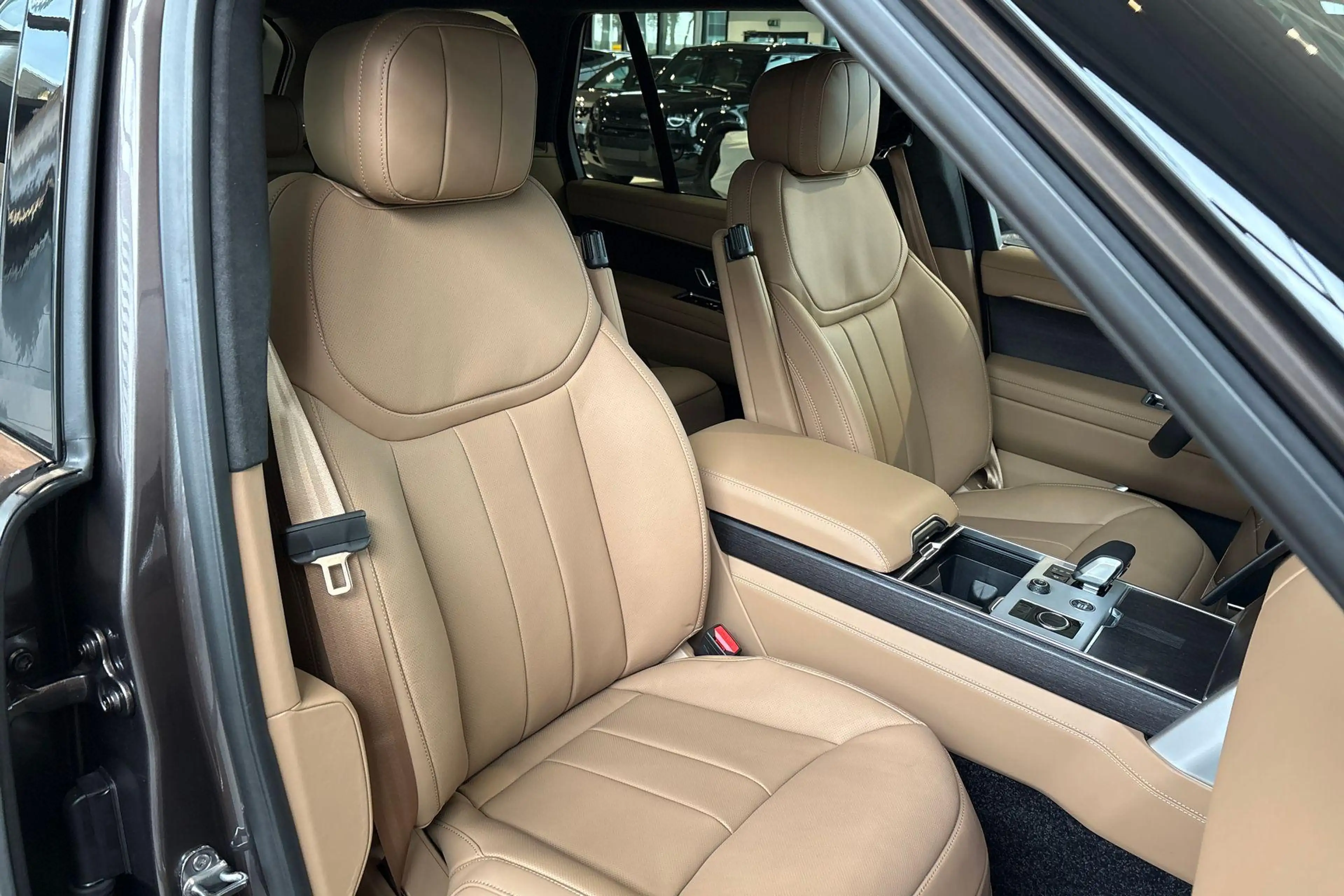 Land Rover Range Rover P460e Westminster Edition | PREMIUM PACK | TOW PAC — photo 10