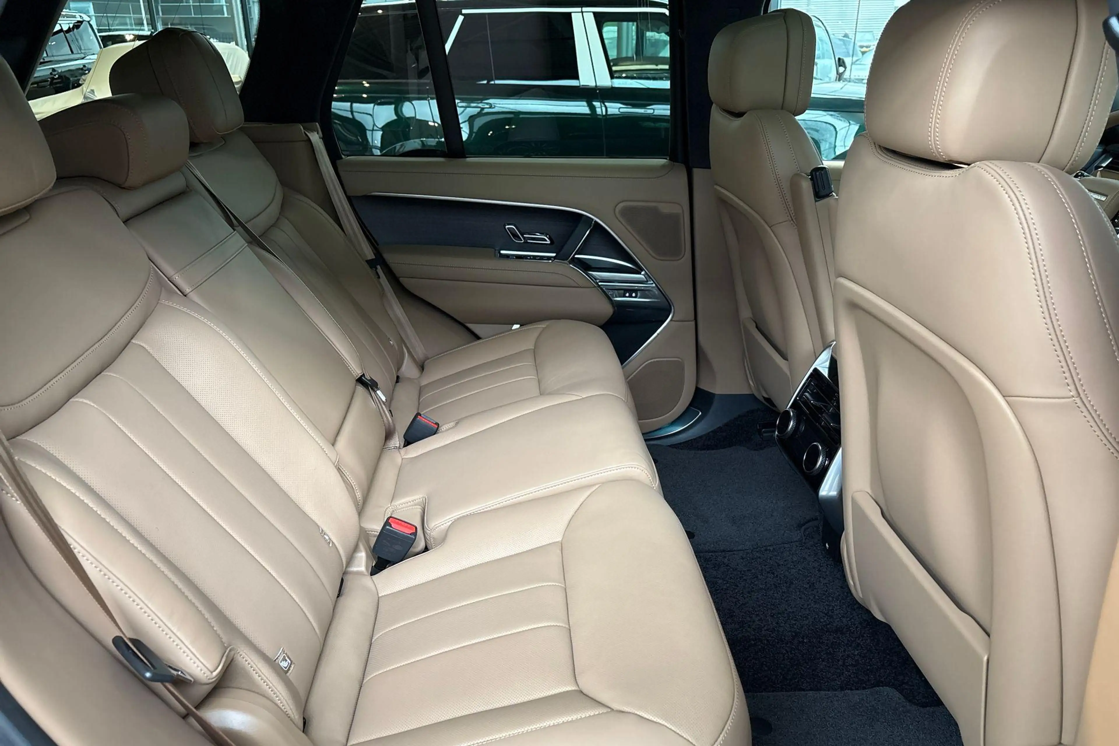 Land Rover Range Rover P460e Westminster Edition | PREMIUM PACK | TOW PAC — photo 14
