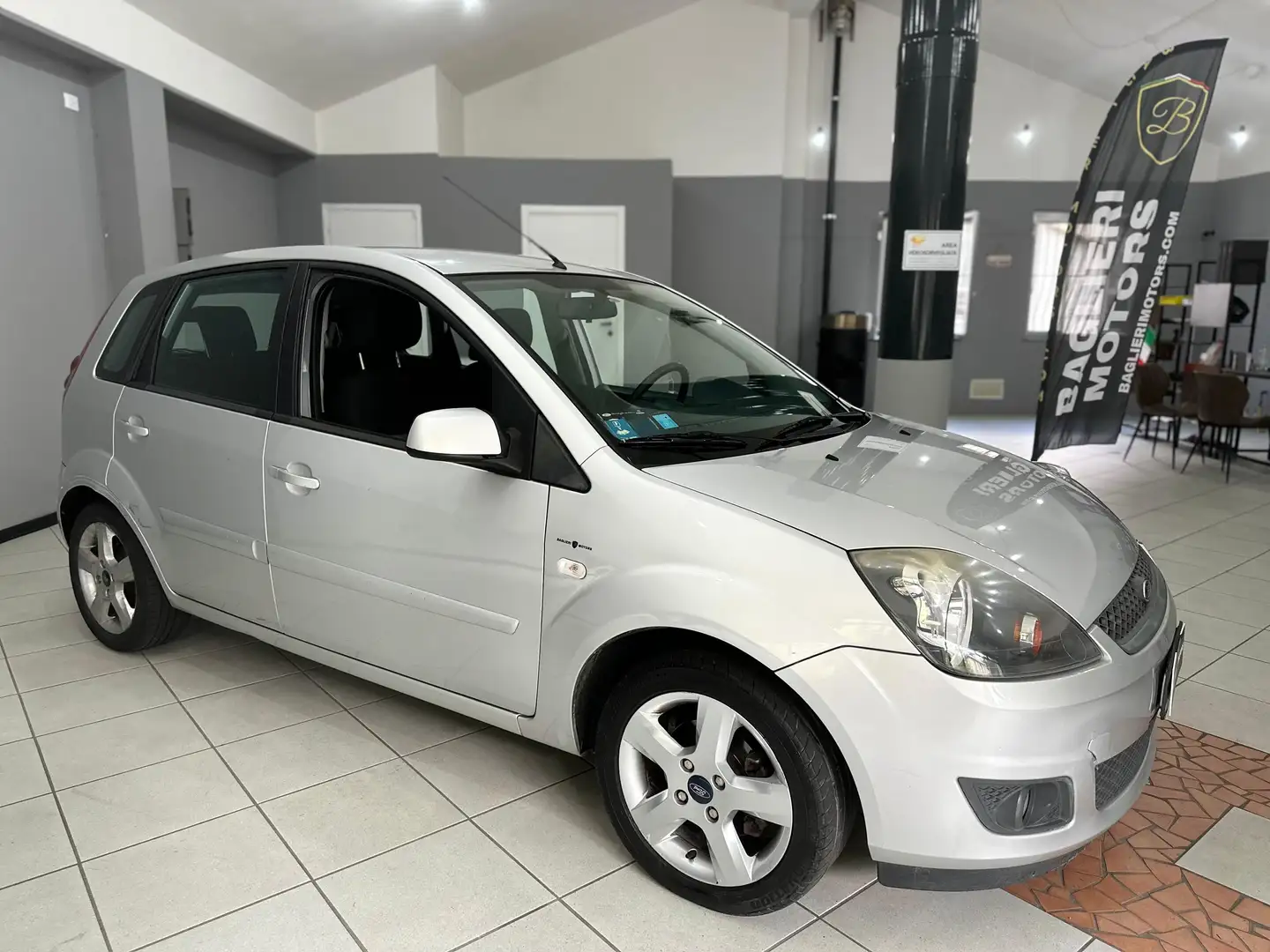Ford Fiesta Fiesta 1.2 NEOPATENTATI Silver - 1