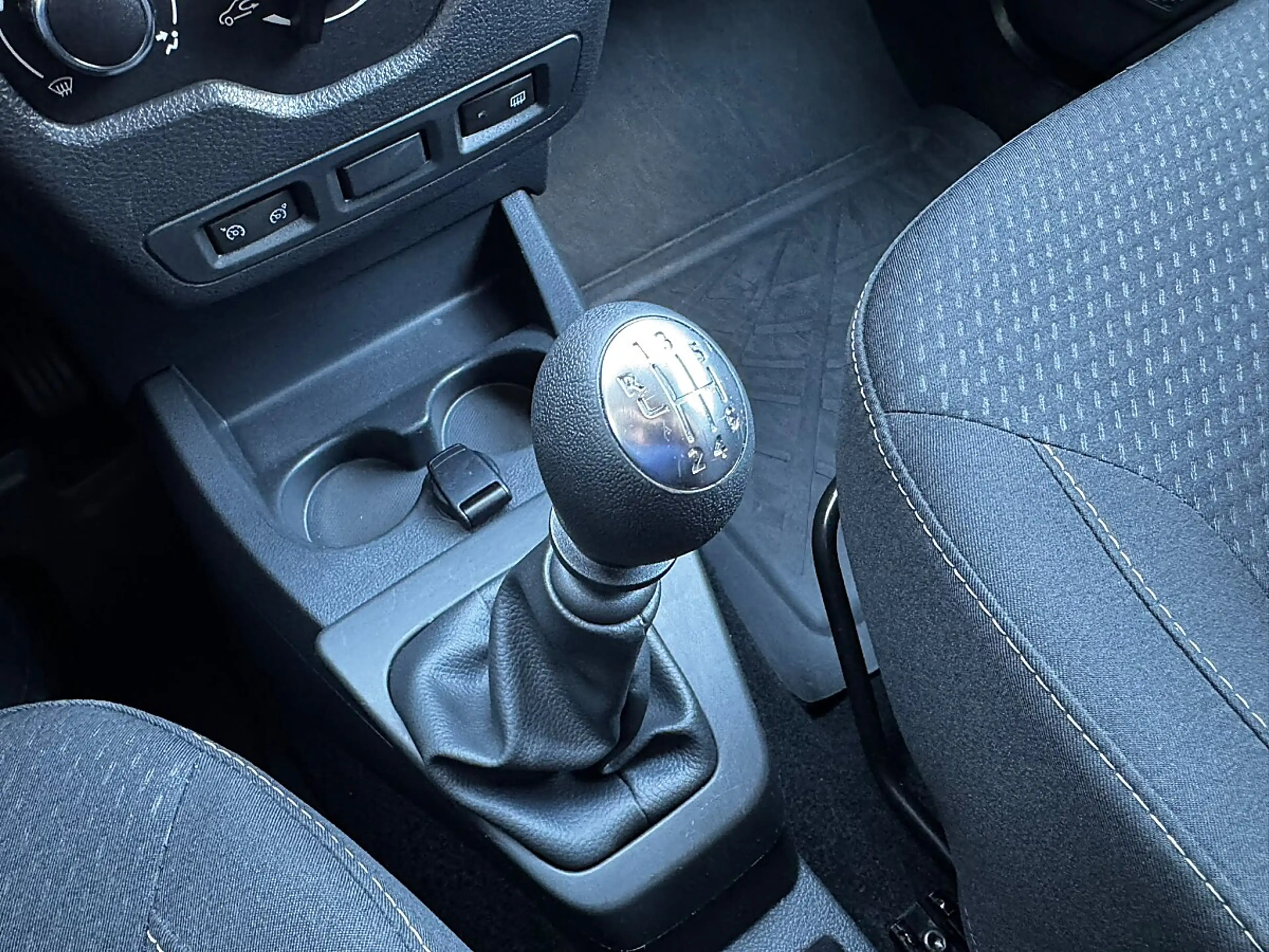 Dacia Lodgy 1.5 BLUE dCi 95 Comfort (EURO 6d) — photo 12
