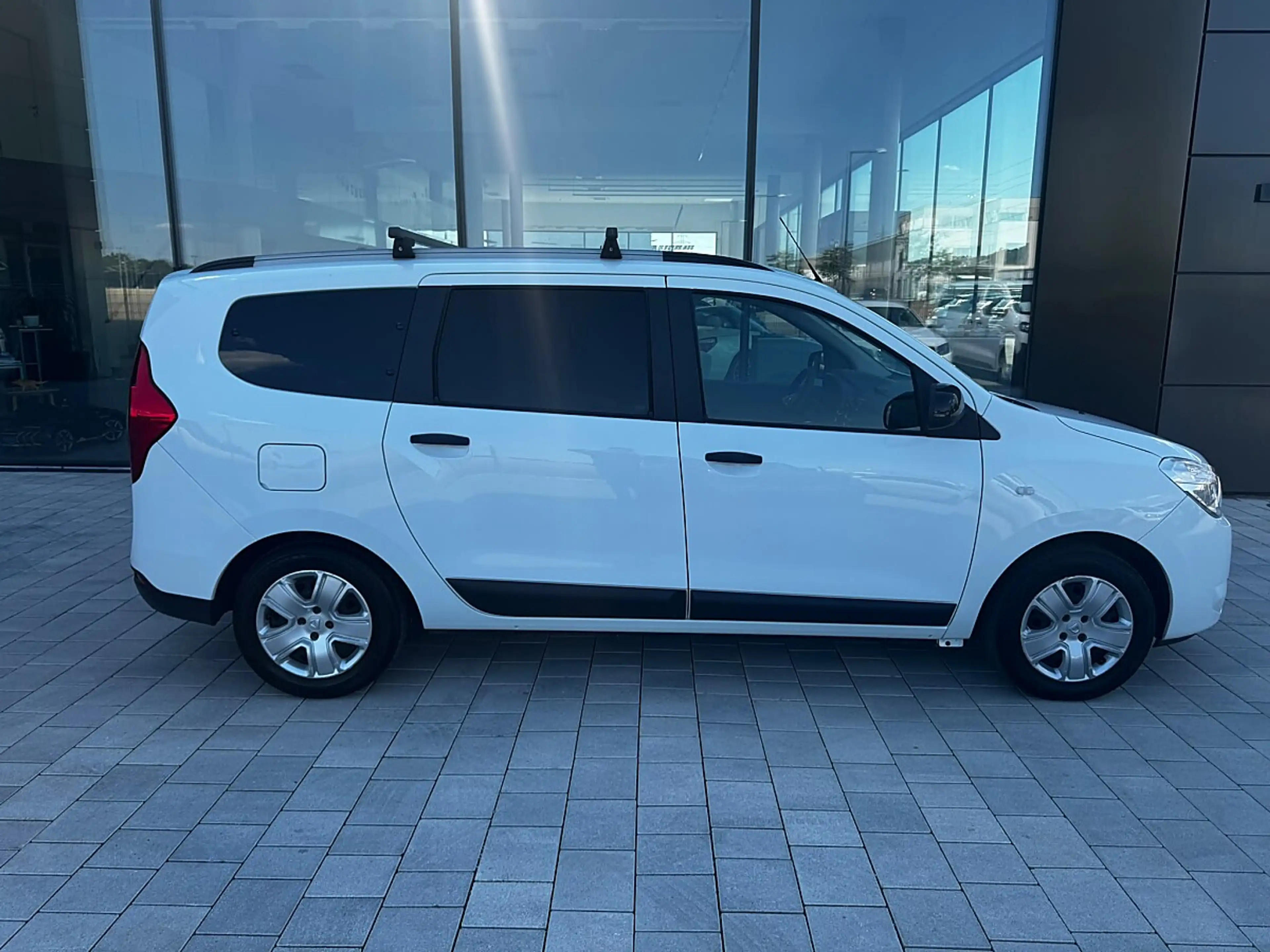 Dacia Lodgy 1.5 BLUE dCi 95 Comfort (EURO 6d) — photo 2