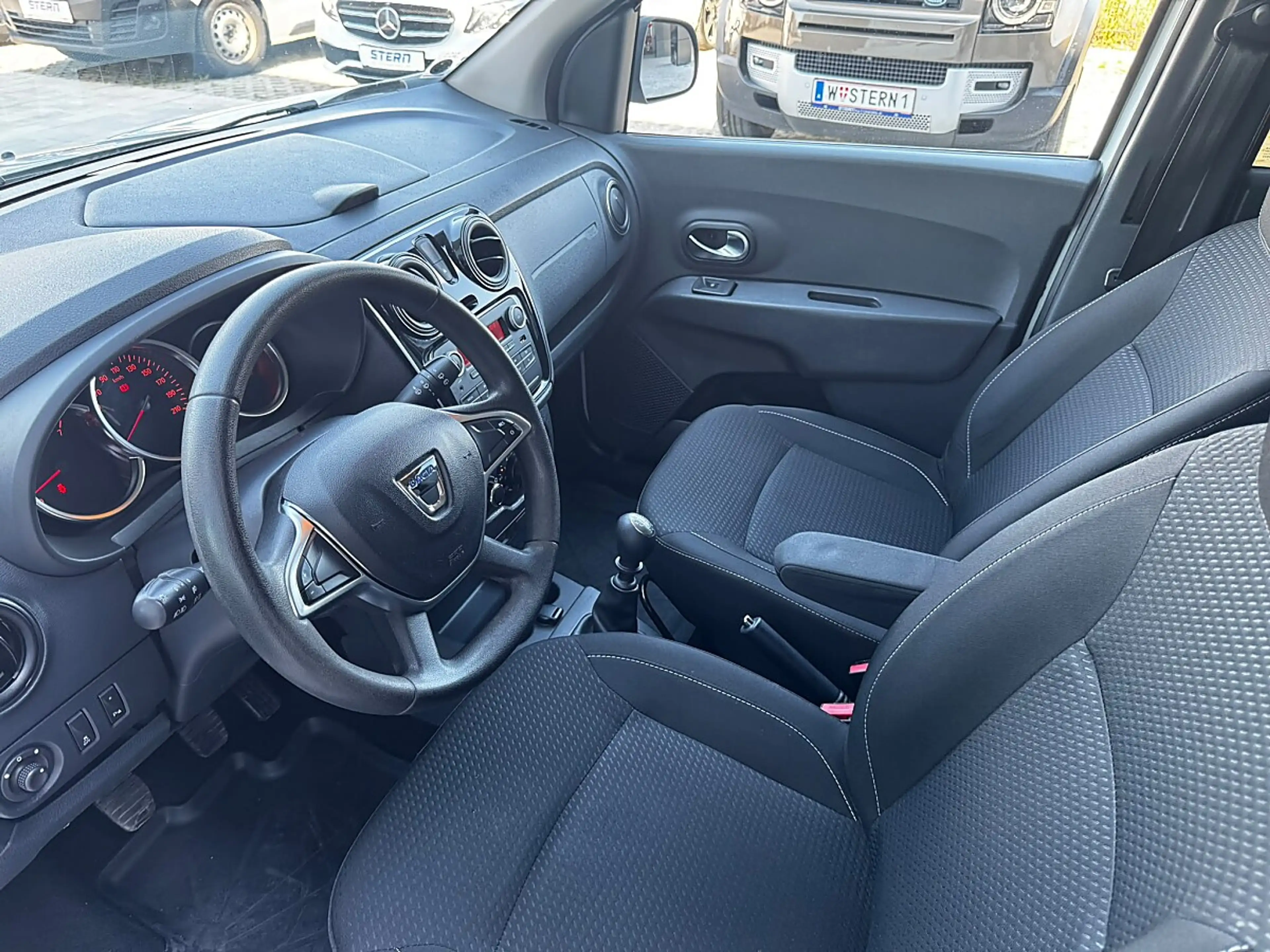 Dacia Lodgy 1.5 BLUE dCi 95 Comfort (EURO 6d) — photo 11