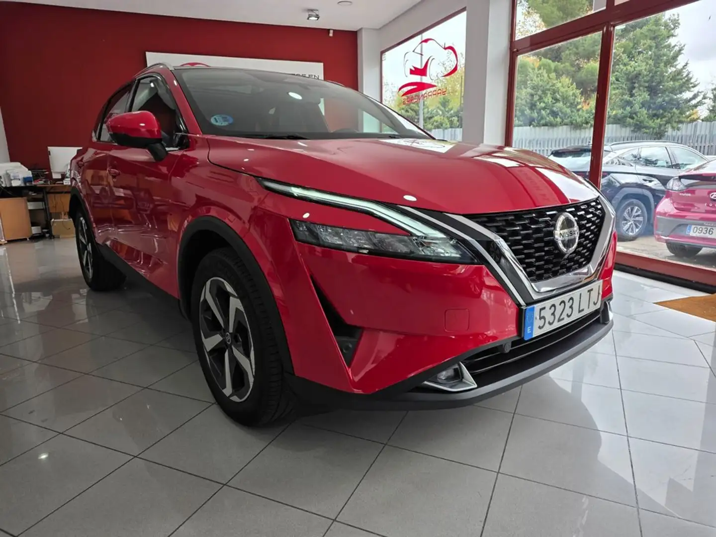 Nissan Qashqai DIG-T 116kW Xtronic N-Connecta Rouge - 1