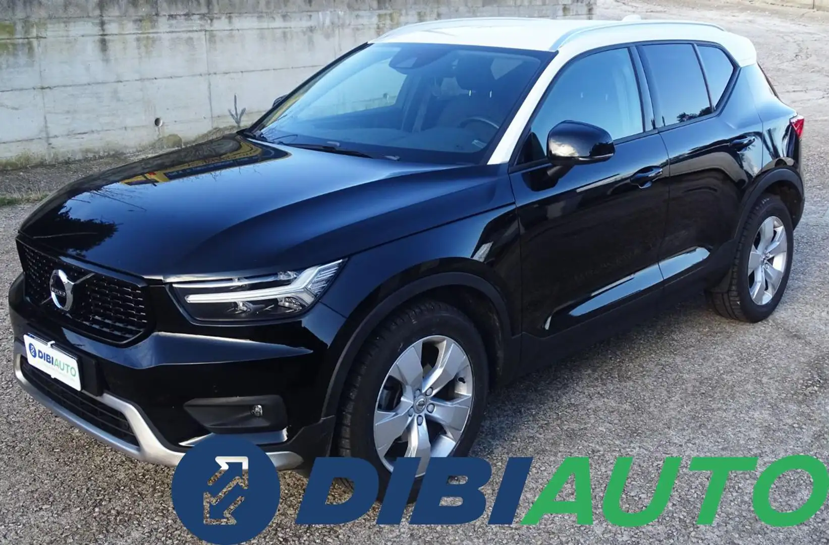 Volvo XC40 D3 Geartronic Momentum Nero - 1