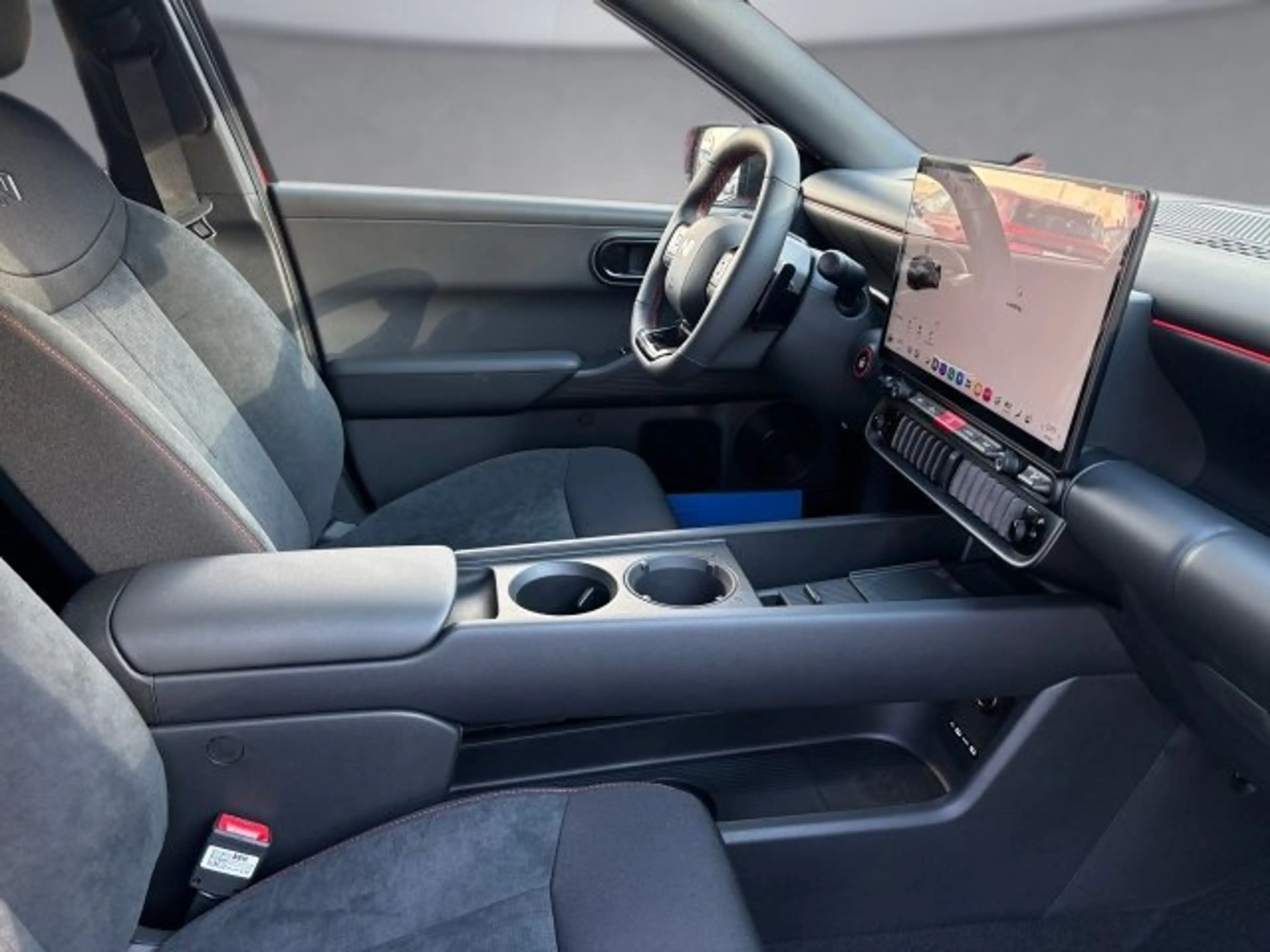 Hyundai IONIQ 3 N LINE EVO 61 kWh — photo 11