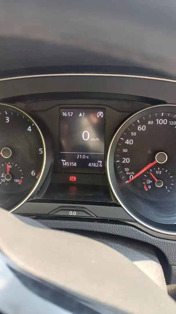 Volkswagen Passat 2.0 TDI SCR Comfortline - 1