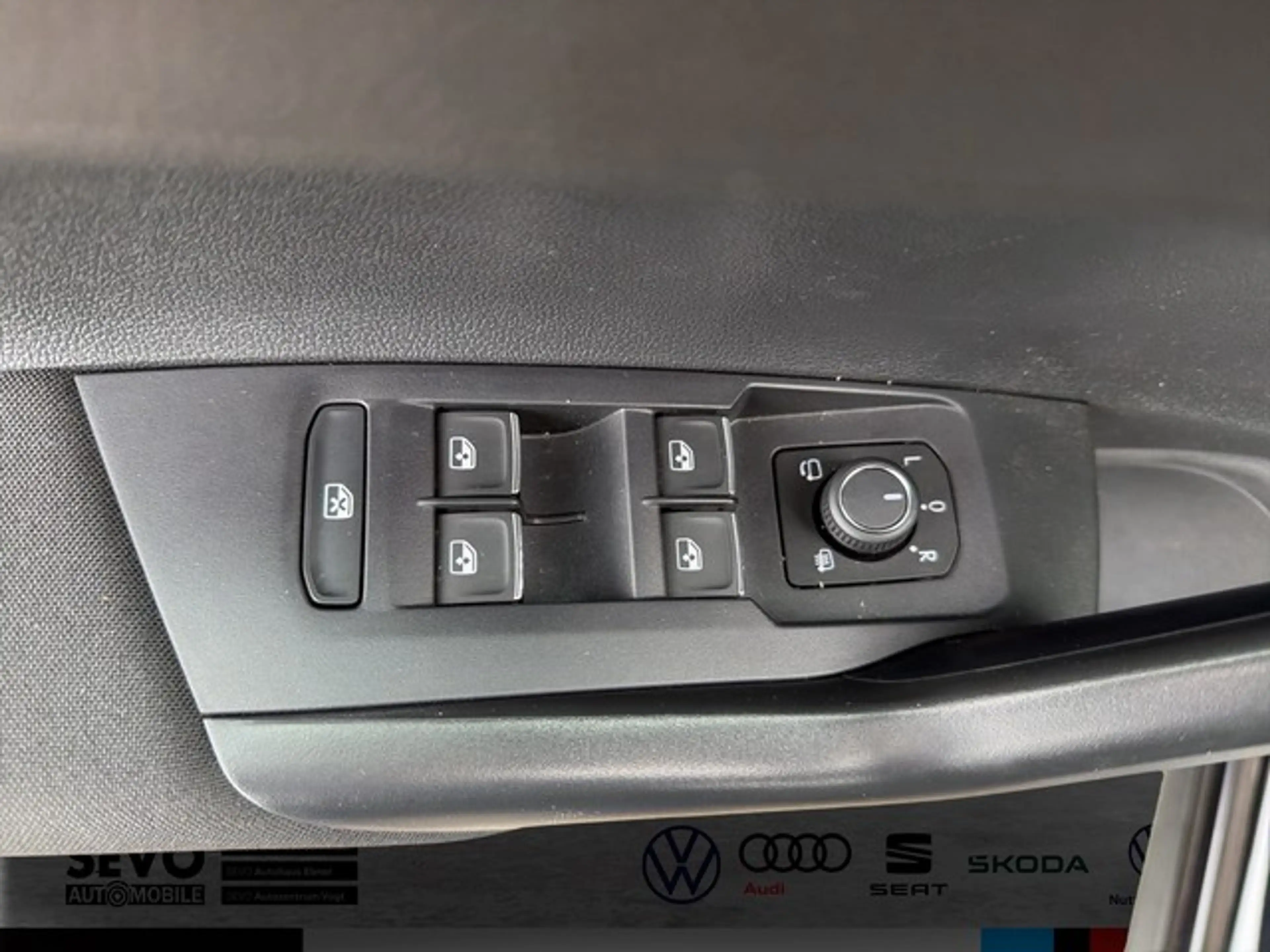 Volkswagen Polo 1.0 TSI DSG R-Line — photo 13