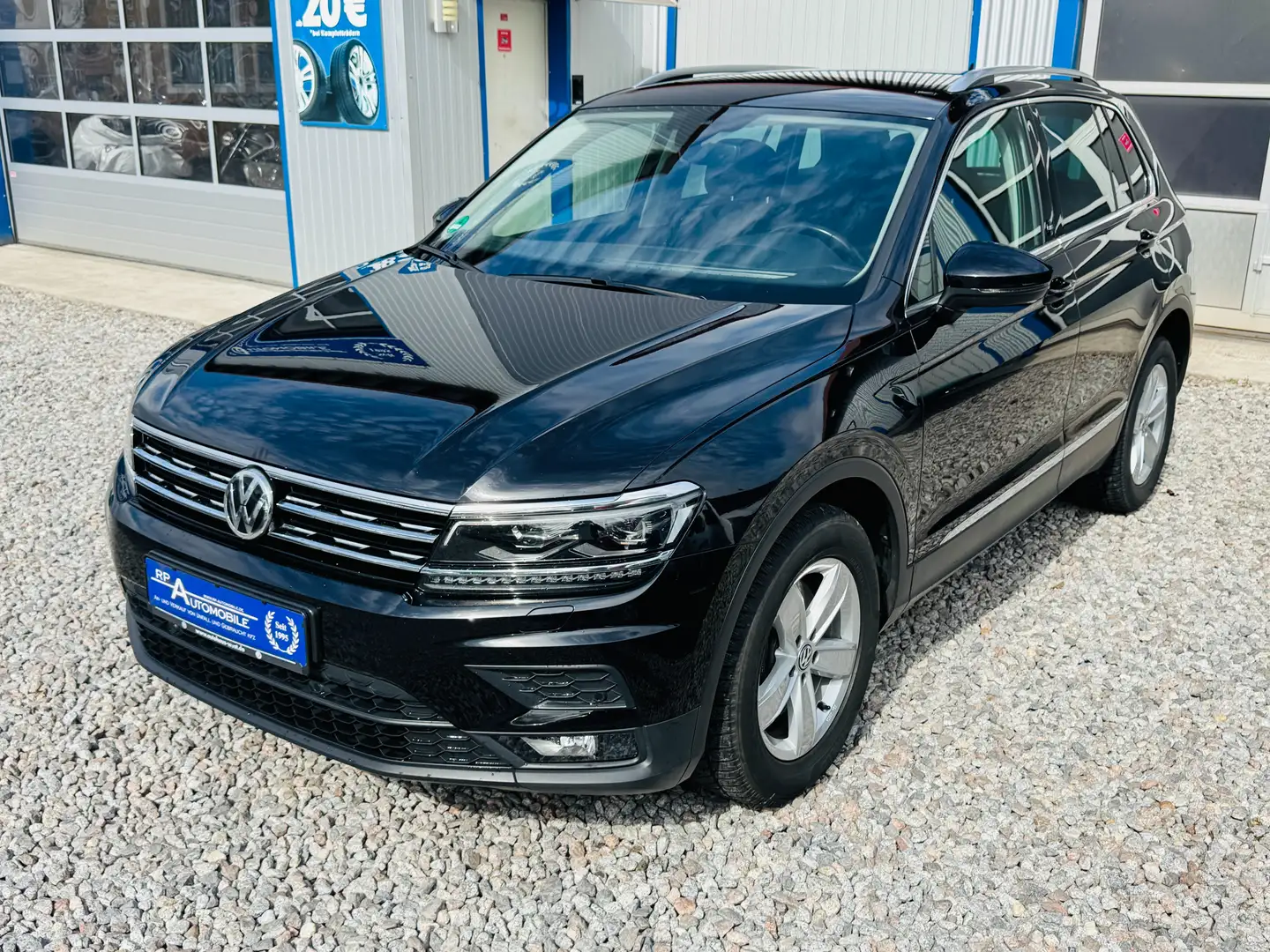 Volkswagen Tiguan Sound 4Motion 2.0 AUT PDC LED NAVI SHZG KLIMAAUT Schwarz - 2