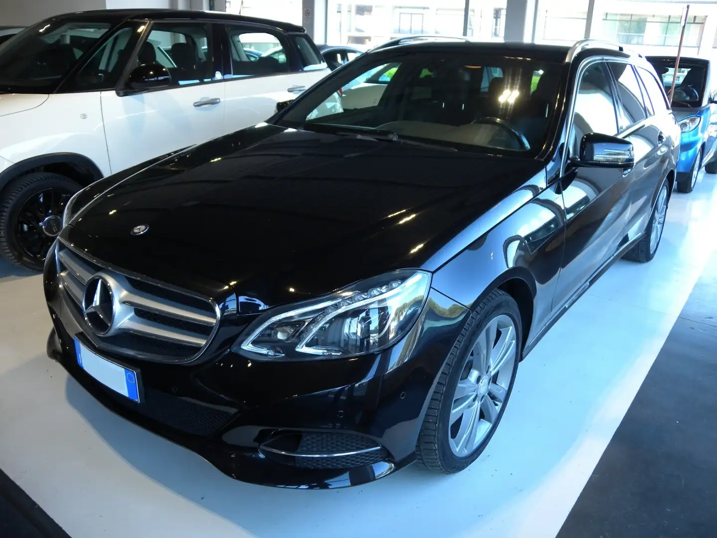 Mercedes-Benz E 220 E 220 BlueTEC S.W. Automatica Avantgarde Nero - 2