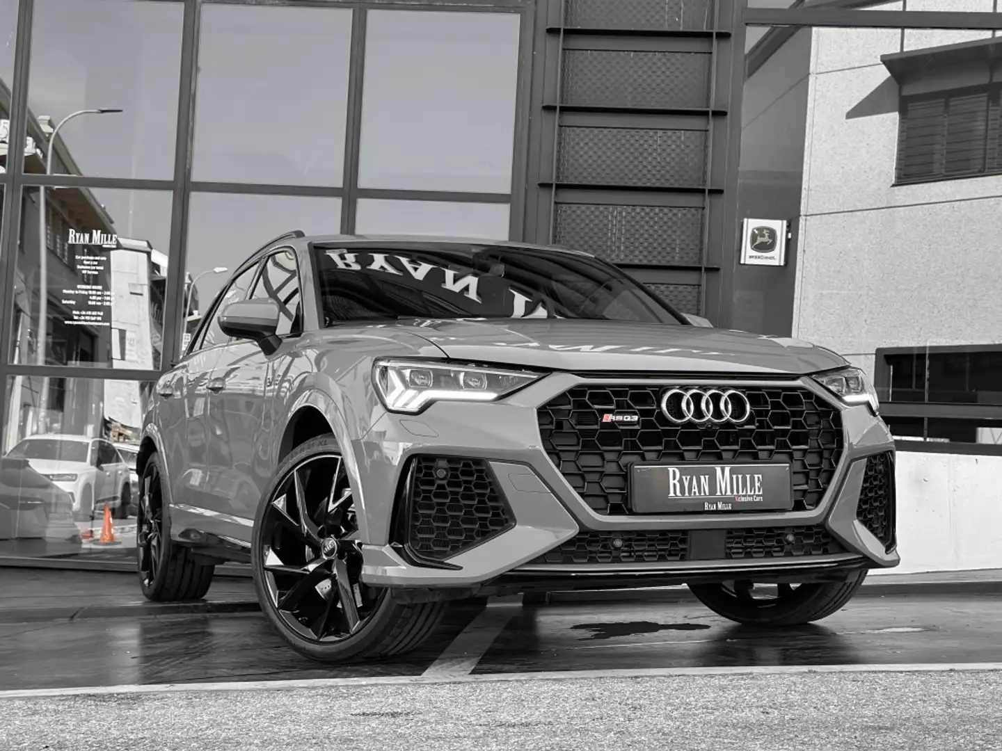 Audi RS Q3 2.5 TFSI quattro S tronic siva - 1