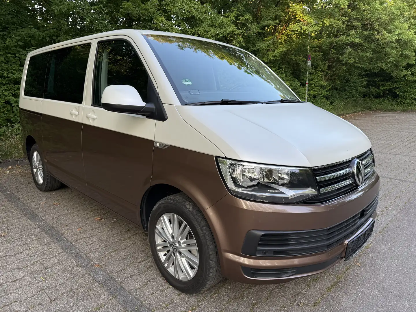 Volkswagen T6 Multivan Multivan Comfortline DSG Navi Assistenz XLRadstand Grün - 2
