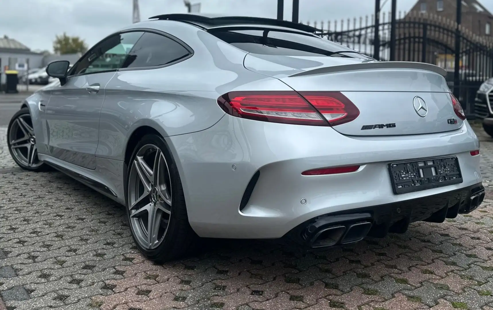 Mercedes-Benz C 63 AMG C63 NIGHT-FACELIFT-PANO-MULTIBEAM-AMG AUSPUFF-NR Argent - 2
