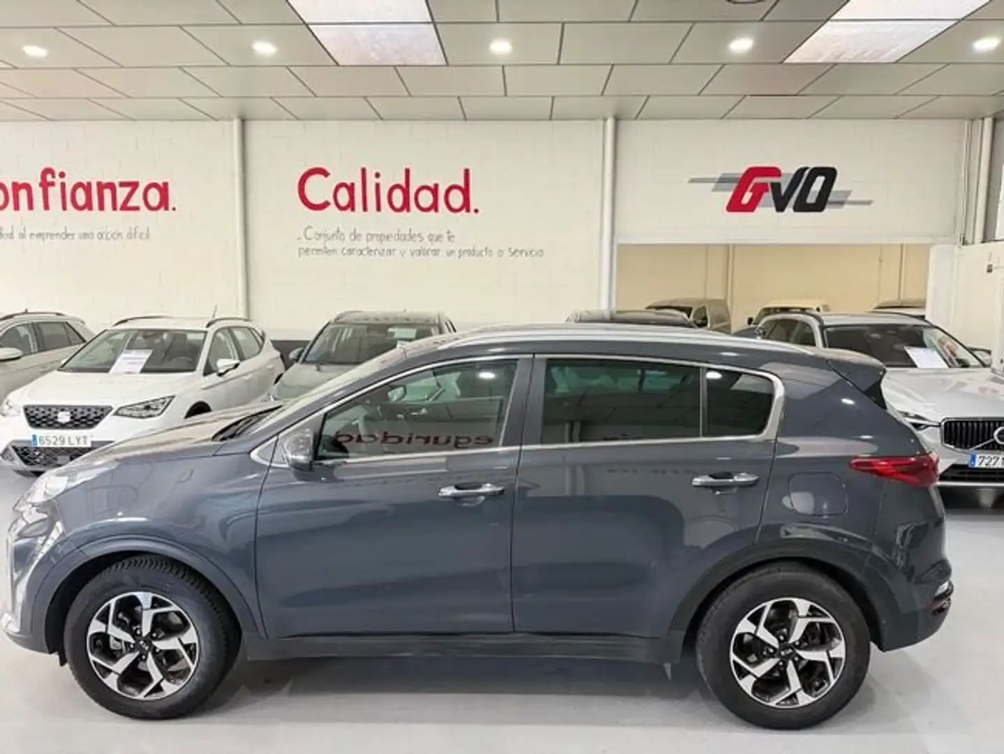 Kia Sportage 1.6 MHEV DRIVE PLUS 136 CV 4X2 Gris - 2