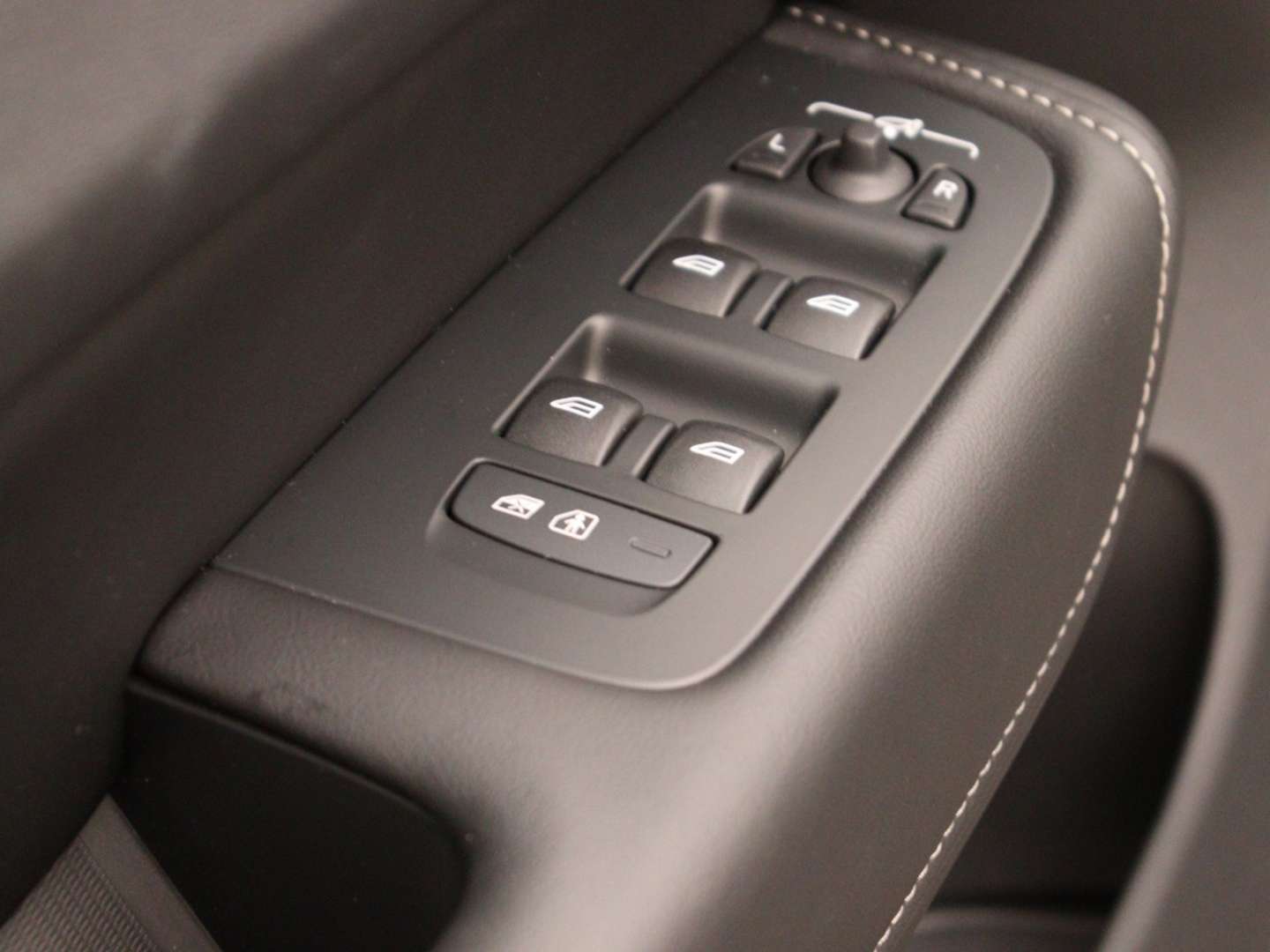 Volvo XC60 T8 Ultimate - 2025 - Joinsteer - #12