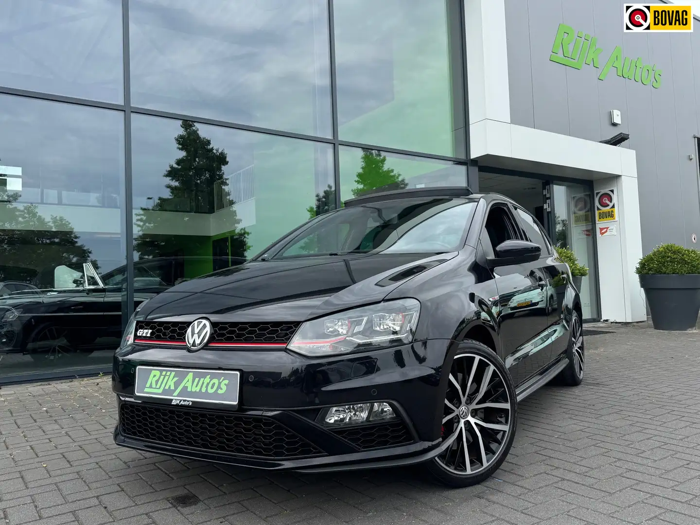 Volkswagen Polo GTI 1.8 TSI * Panoramadak * Stoelverwarming * Clima * Černá - 1