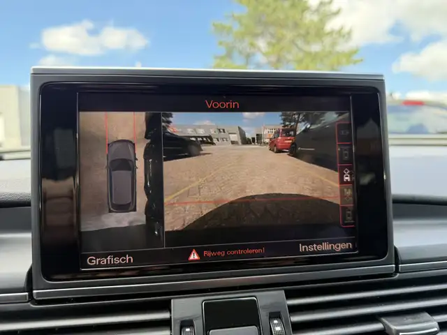 Audi A6 view 16