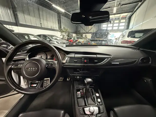 Audi A6 view 11