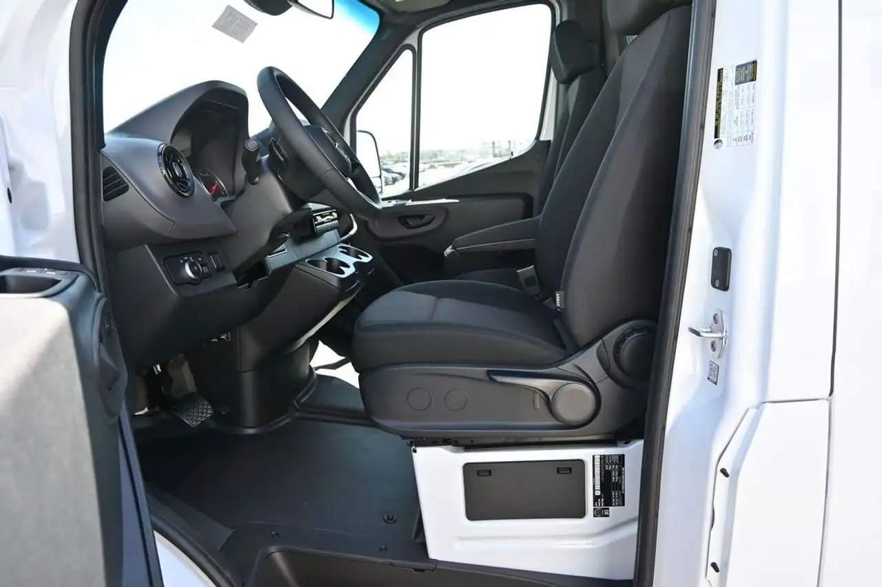 Mercedes-Benz Sprinter снимка Mercedes-Benz Sprinter