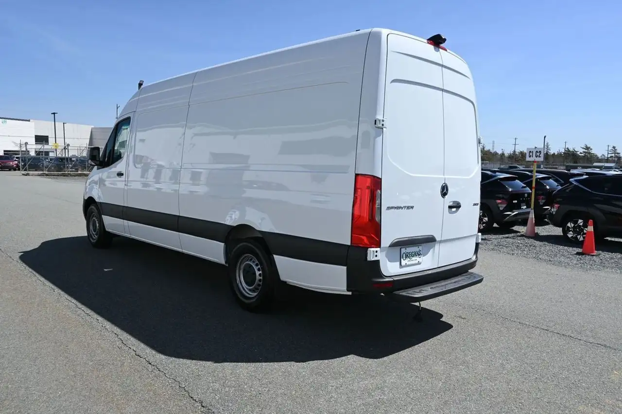 Mercedes-Benz Sprinter снимка Mercedes-Benz Sprinter