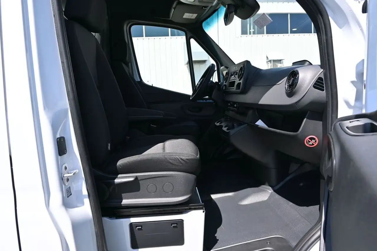 Mercedes-Benz Sprinter снимка Mercedes-Benz Sprinter