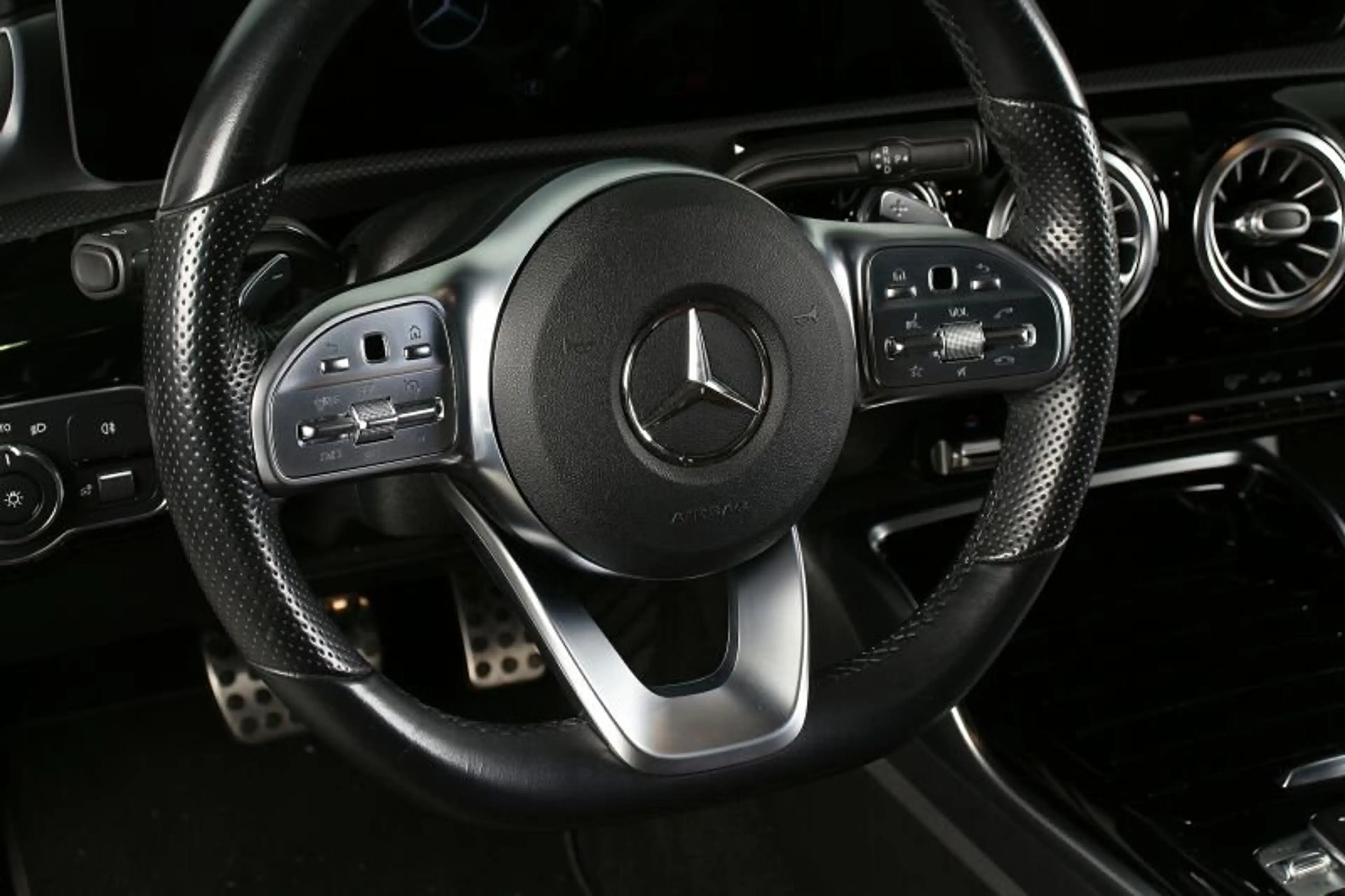 Mercedes-Benz A 35 AMG A35 AMG 4Matic — photo 13