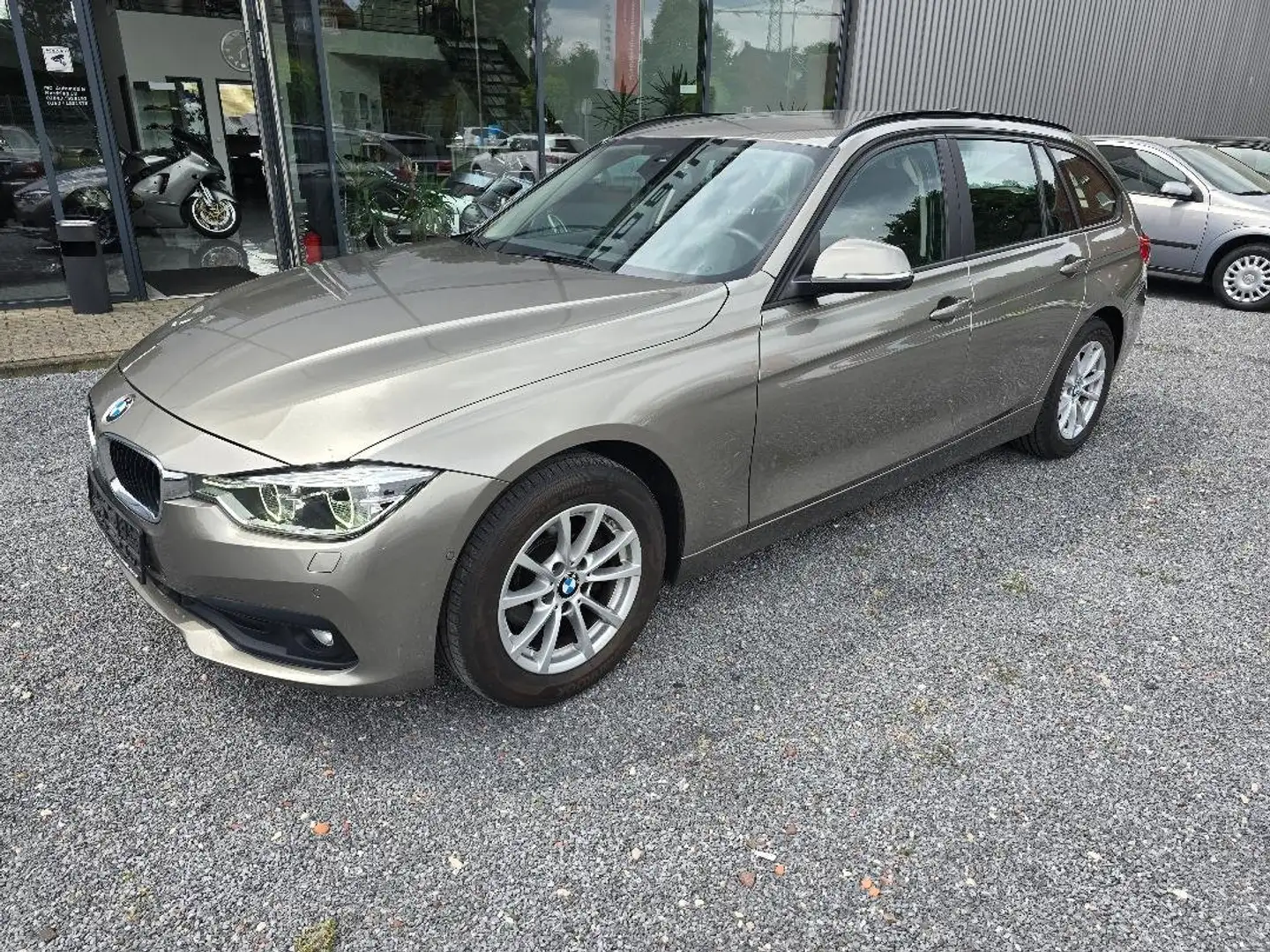 BMW 318 318 d Advantage Gris - 1