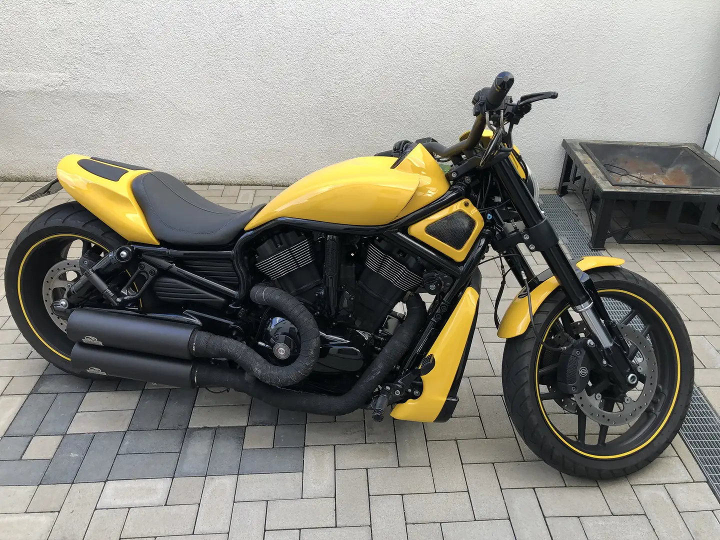 Harley-Davidson VRSC Night Rod Sárga - 1
