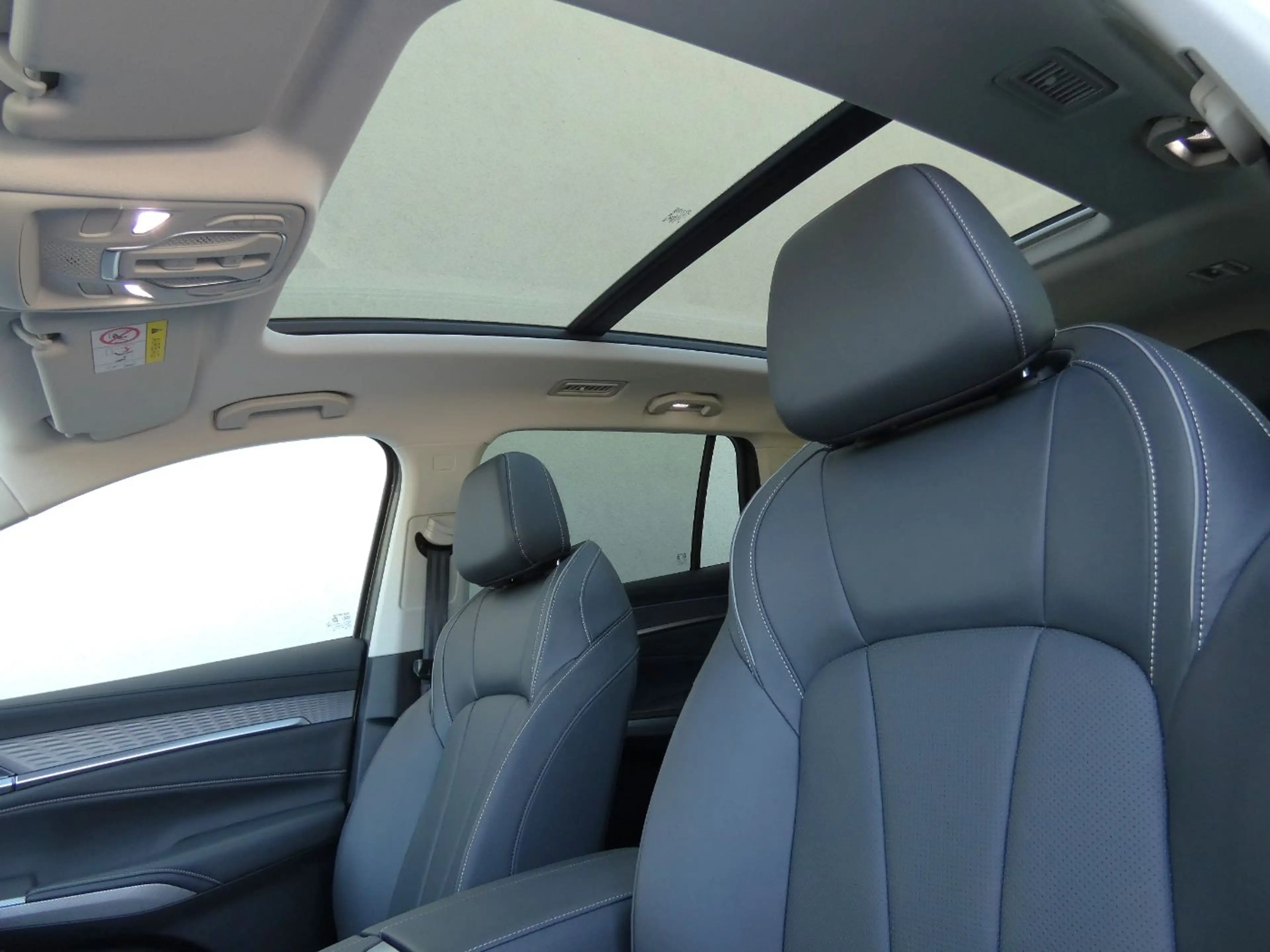 MG MGS9 PHEV+ Luxury +360°+ACC+LED+KeyGo+Panorama — photo 14