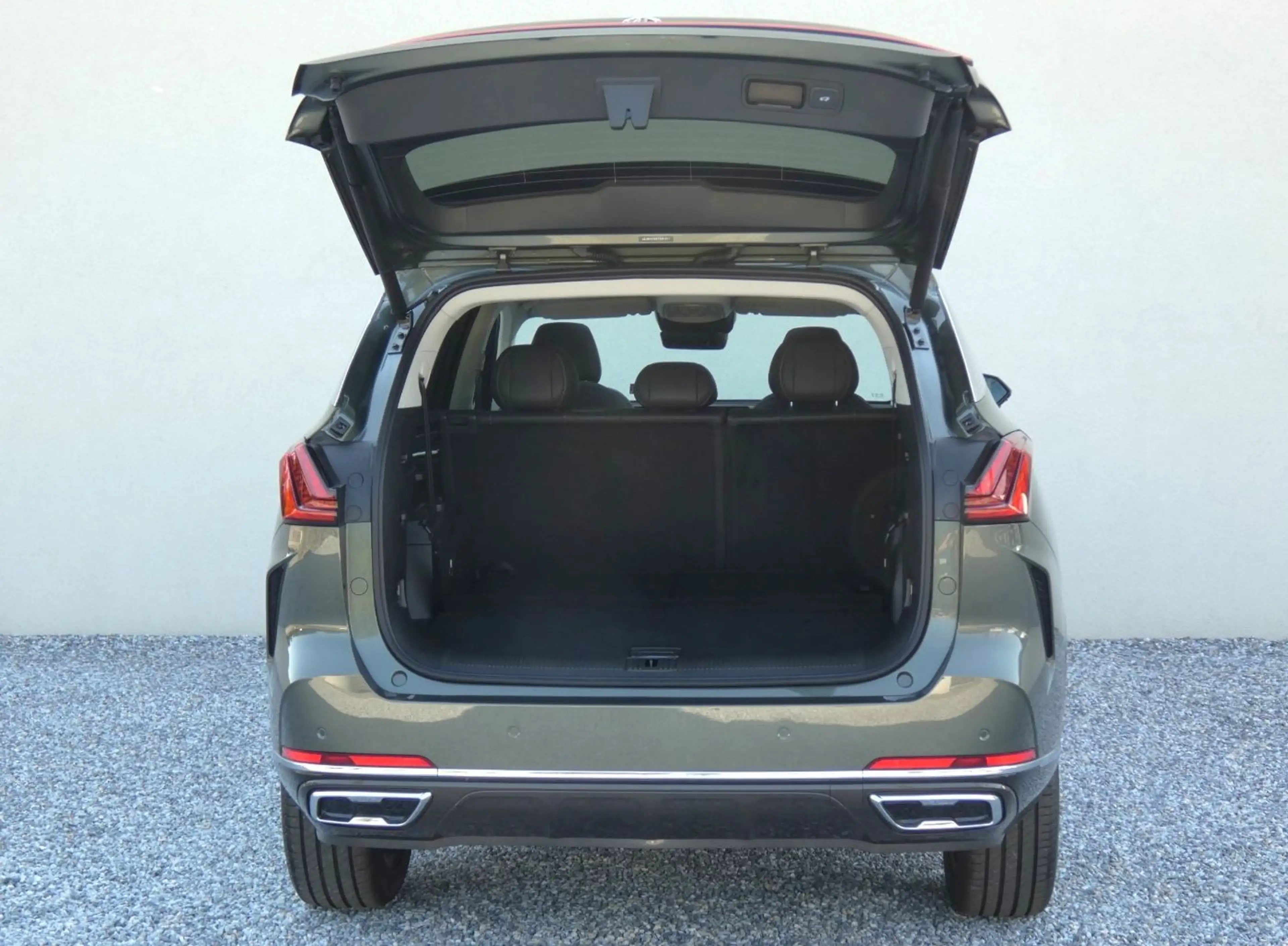 MG MGS9 PHEV+ Luxury +360°+ACC+LED+KeyGo+Panorama — photo 9