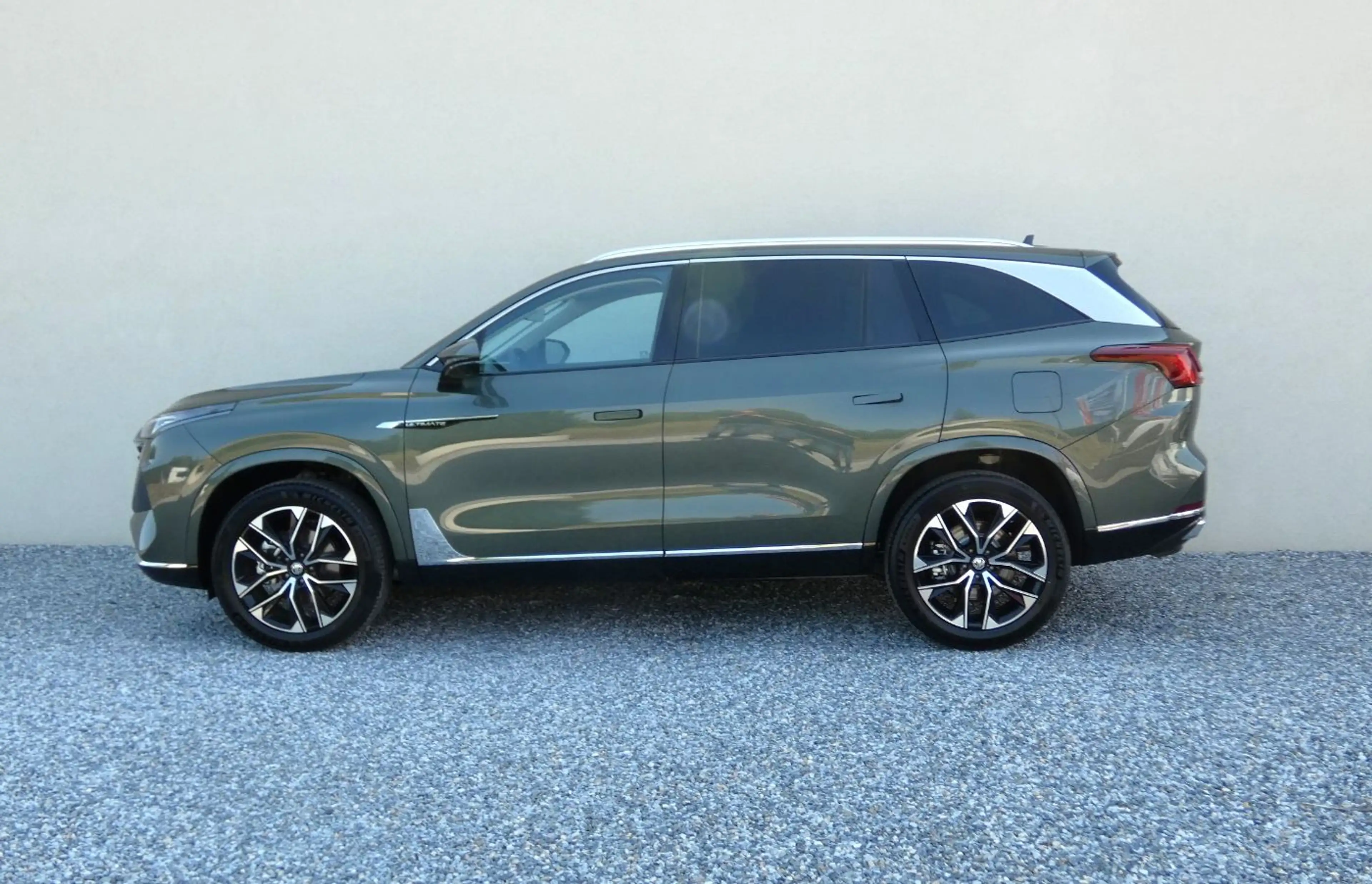 MG MGS9 PHEV+ Luxury +360°+ACC+LED+KeyGo+Panorama — photo 8